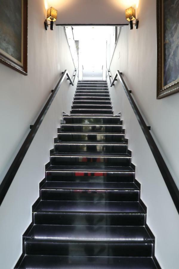 Aglon Hotel